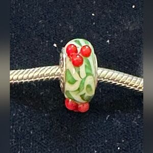 💖Chamilia HOLLY BERRIES Murano Glass & Sterling Silver Charm Bead